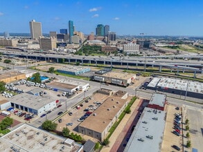 304 E Vickery Blvd, Fort Worth, TX à louer Photo intérieure– Image 2 sur 14