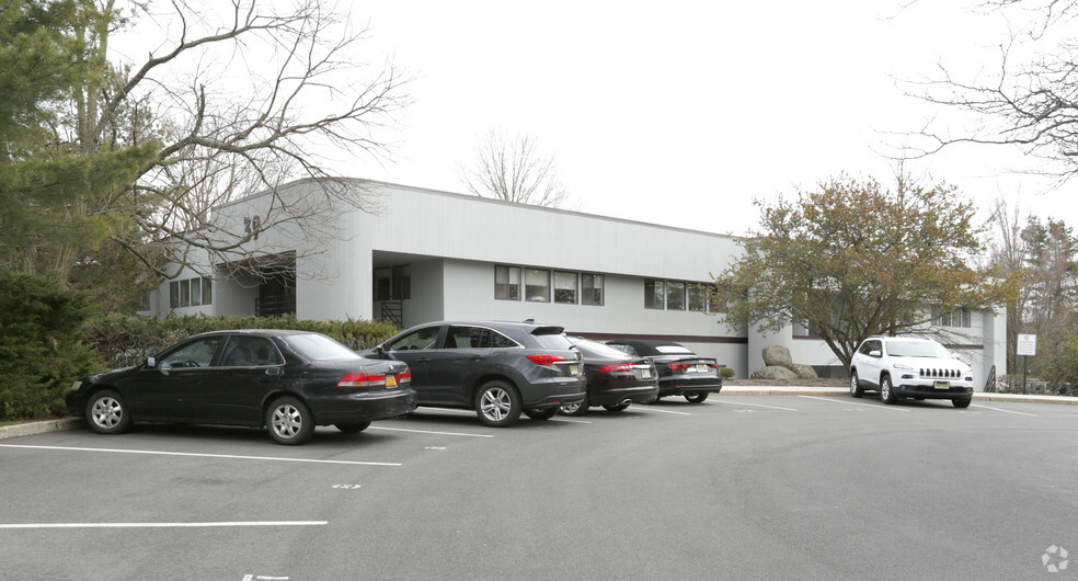 39 Avenue At the Cmn, Shrewsbury, NJ à louer - Photo de l’immeuble – Image 2 sur 2