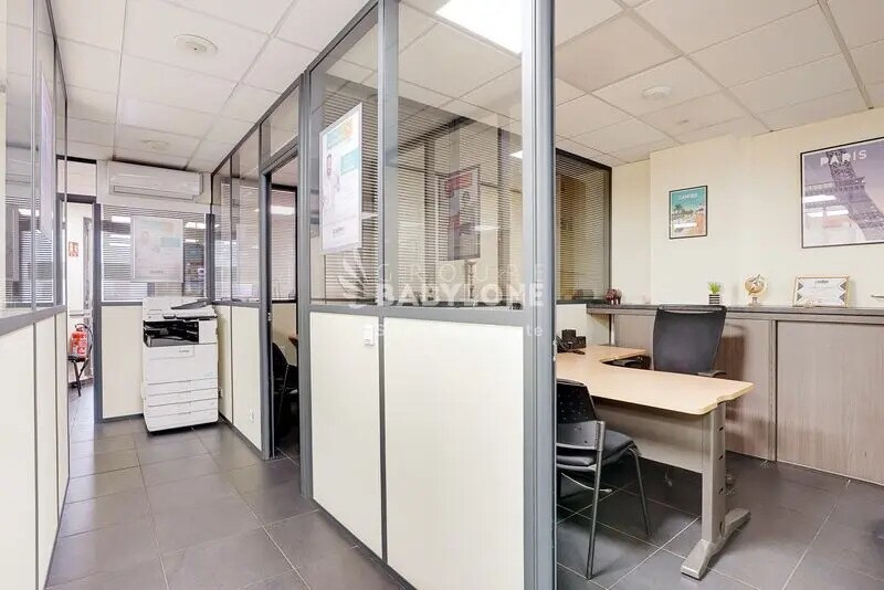 77-83 Avenue Edouard Vaillant, Boulogne-Billancourt à louer - Photo de l’immeuble – Image 3 sur 12