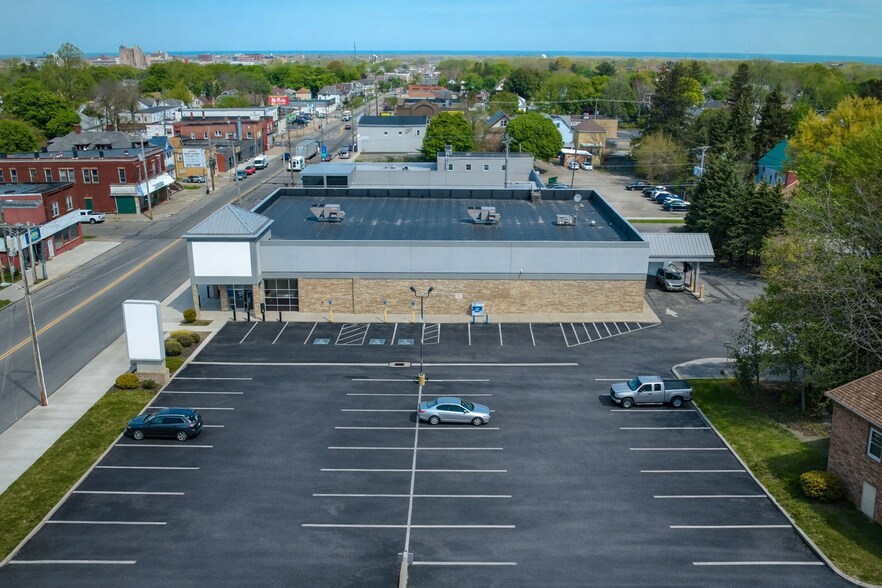 2715 Parade St, Erie, PA à vendre - Photo de l’immeuble – Image 2 sur 5