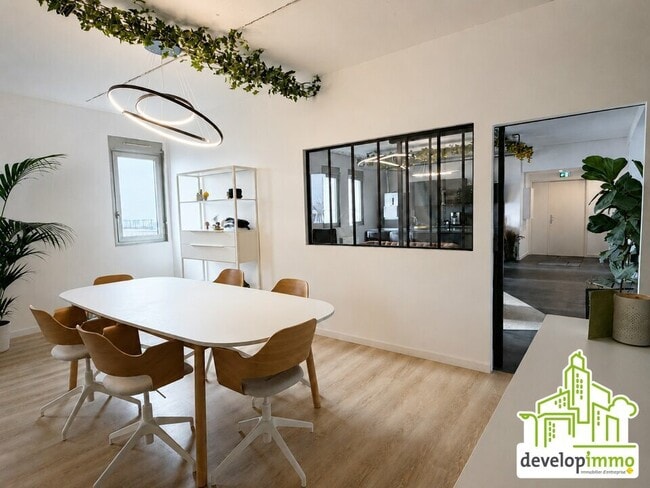 Plus de détails pour Bureau à vendre