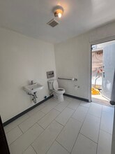 1519-1525 S Bundy Dr, Los Angeles, CA à louer Photo intérieure– Image 2 sur 2