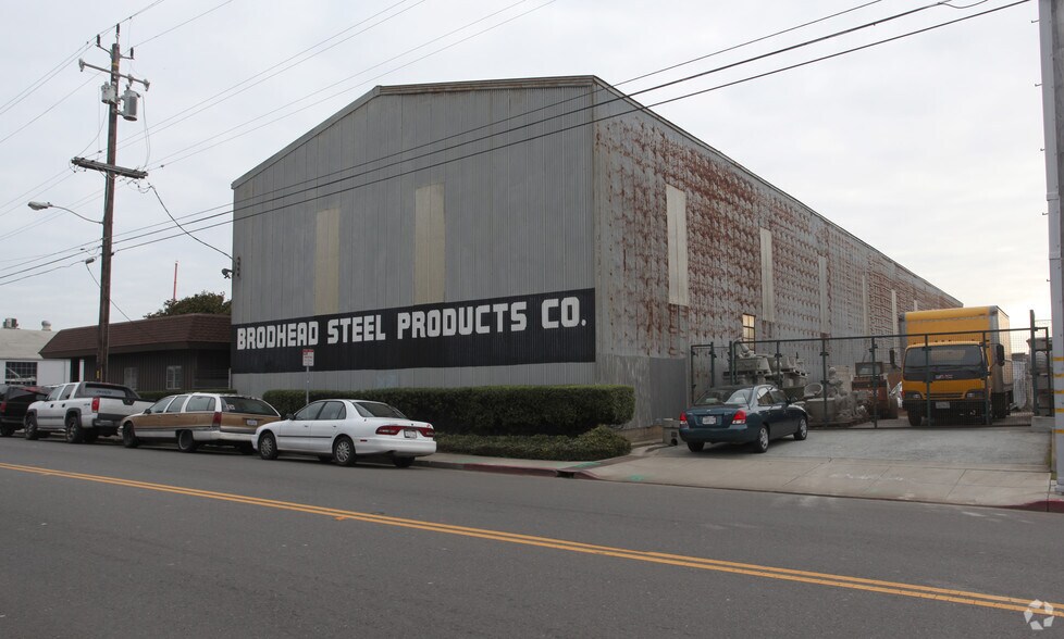 143 S Linden Ave, South San Francisco, CA à louer - Photo de l’immeuble – Image 2 sur 10