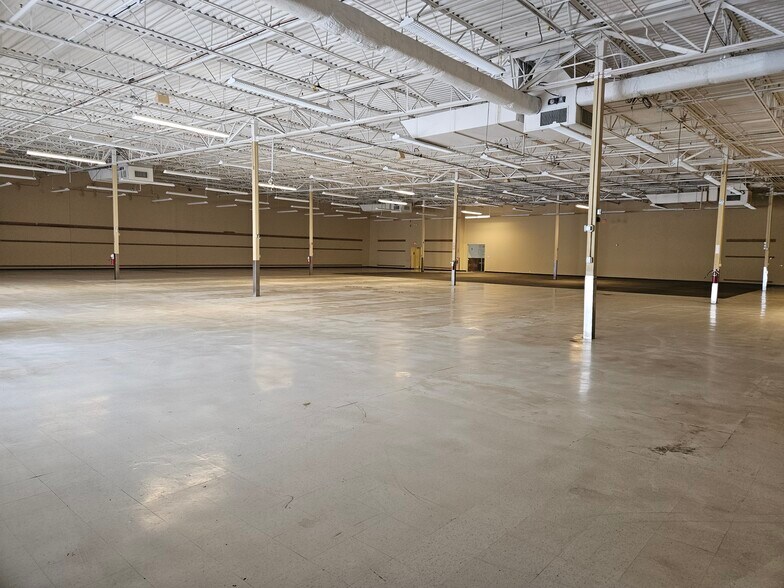 9550 Emmett F Lowry Expy, Texas City, TX à vendre - Photo de l’immeuble – Image 2 sur 8