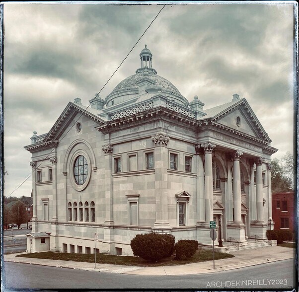 1201 Felix St, Saint Joseph, MO à vendre - Photo de l’immeuble – Image 1 sur 10