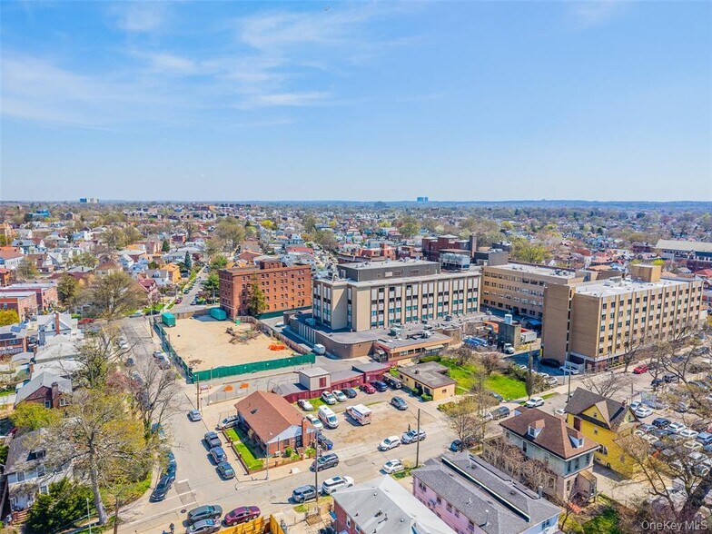 4341-4345 Burling St, Flushing, NY à vendre - Aérien – Image 2 sur 21