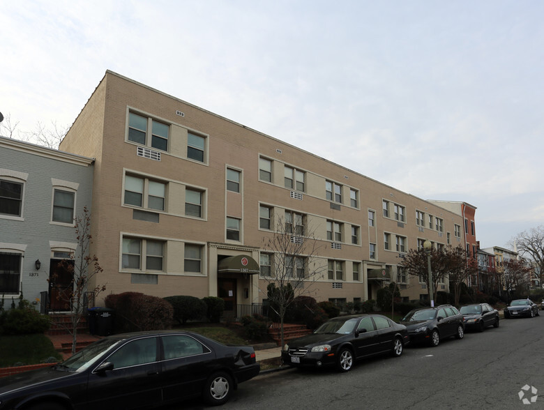 1361-1367 K St SE, Washington, DC à vendre - Photo principale – Image 1 sur 5
