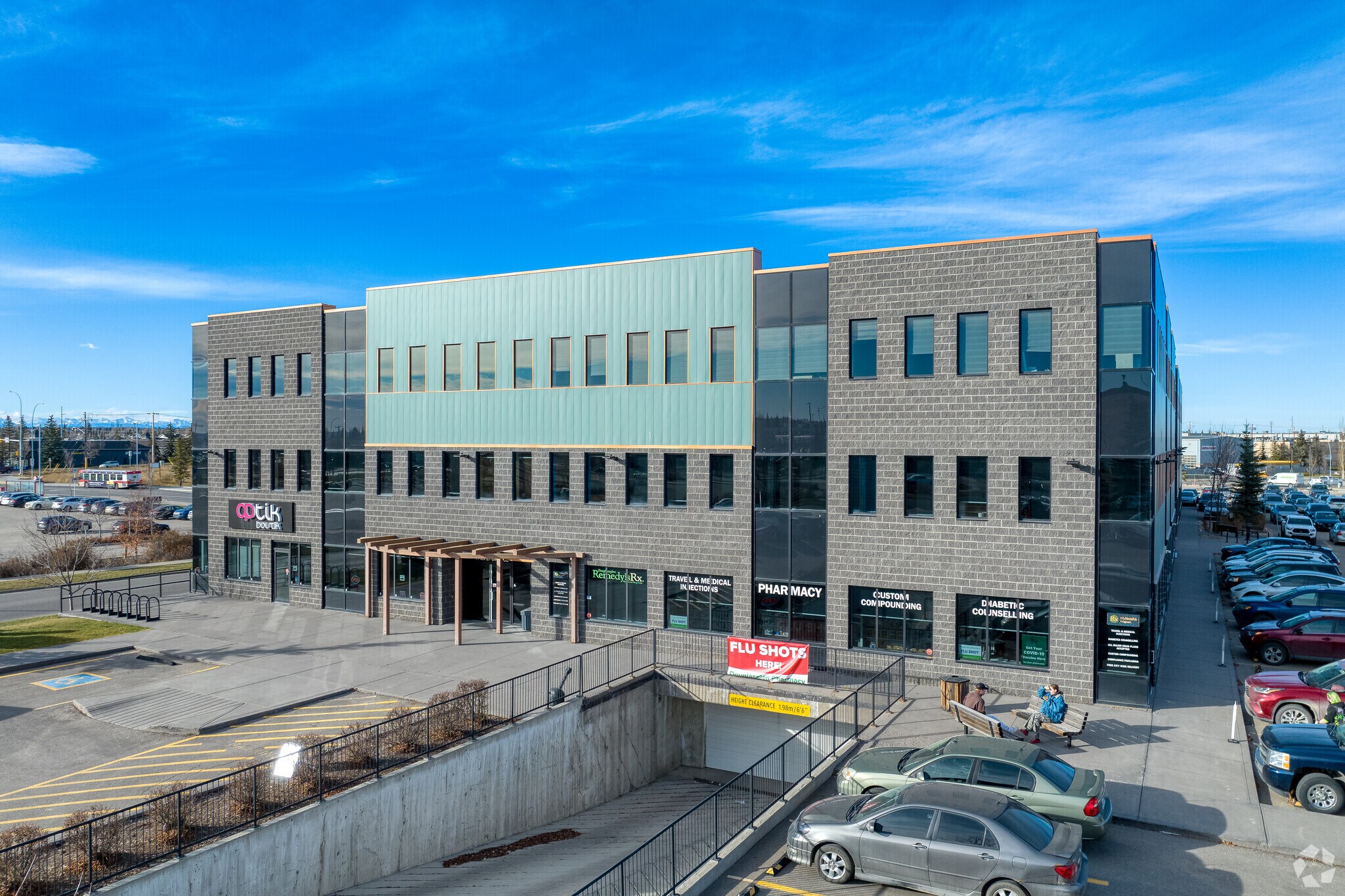 11420 27th St SE, Calgary, AB à louer Photo principale– Image 1 sur 28