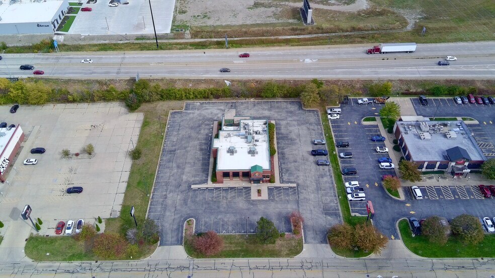 900 Riverside, East Peoria, IL à vendre - Photo de l’immeuble – Image 3 sur 18