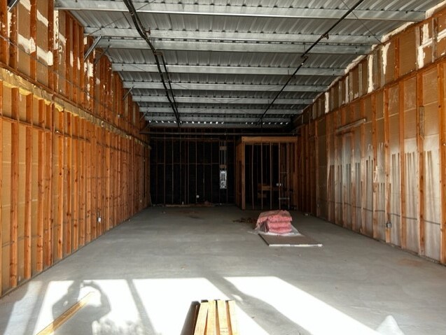 90 E Magill Ave, Fresno, CA à louer - Photo intérieure – Image 3 sur 3