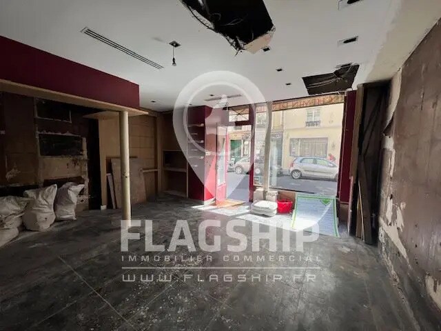 Local commercial dans Paris à louer - Photo de l’immeuble – Image 1 sur 6