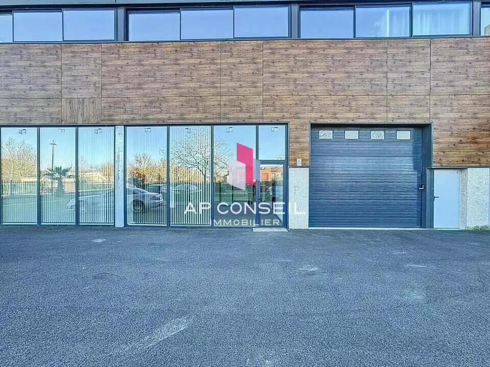 Bureau dans Bois-d'Arcy à louer Photo de l’immeuble– Image 1 sur 9