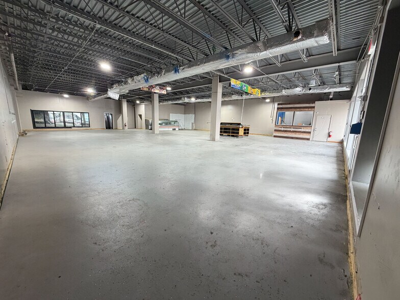 231-02 Merrick Blvd, Springfield Gardens, NY à louer - Photo de l’immeuble – Image 3 sur 22