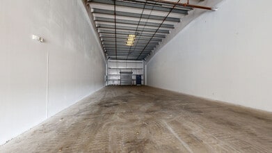 10410 66th St N, Pinellas Park, FL à louer Numérisation 3D Matterport– Image 1 sur 5