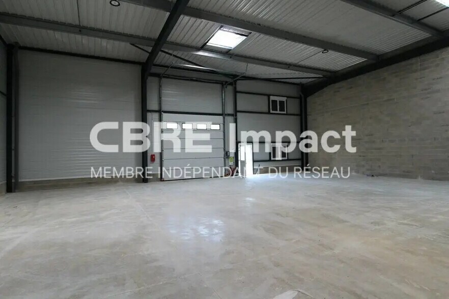 Local d’activités dans Reims à louer - Photo de l’immeuble – Image 3 sur 7