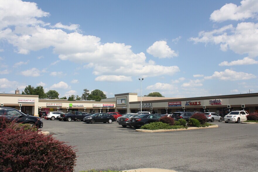 1500 Garrett Rd, Upper Darby Township, PA à louer - Photo de l’immeuble – Image 3 sur 17