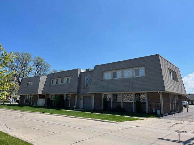 22725 Greater Mack Ave, Saint Clair Shores, MI à louer - Photo de l’immeuble – Image 2 sur 2