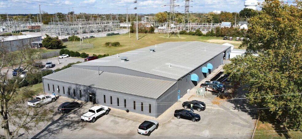 824 Industrial Dr, Murfreesboro, TN à vendre - Photo de l’immeuble – Image 1 sur 5