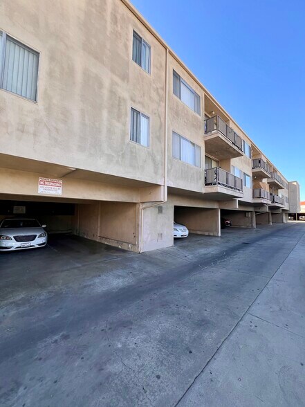 1035 S Myrtle Ave, Inglewood, CA à vendre - Photo de l’immeuble – Image 3 sur 7