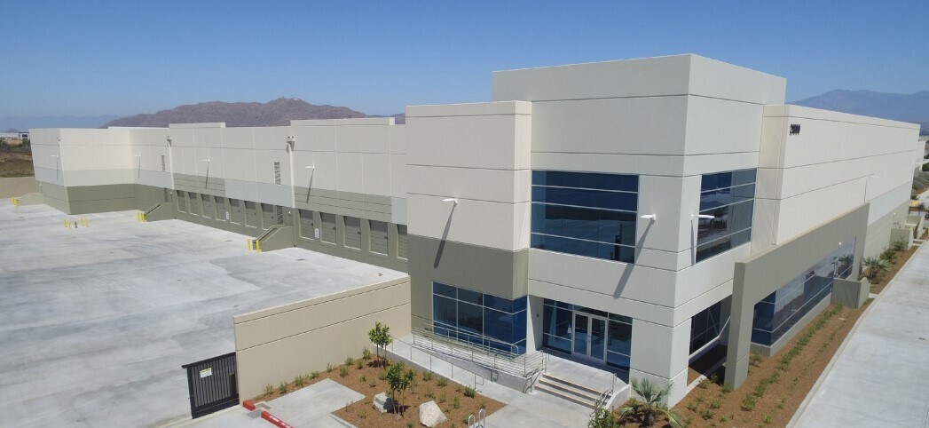 21800 Opportunity Way, Riverside, CA à louer Photo de l’immeuble– Image 1 sur 4