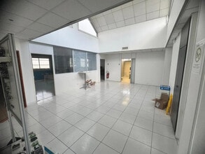 10-12 Rue Marcel Paul, Bezons à vendre Photo intérieure– Image 2 sur 8