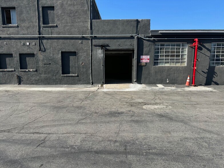 3707-3711 Medford St, Los Angeles, CA à louer - Photo de l’immeuble – Image 3 sur 13
