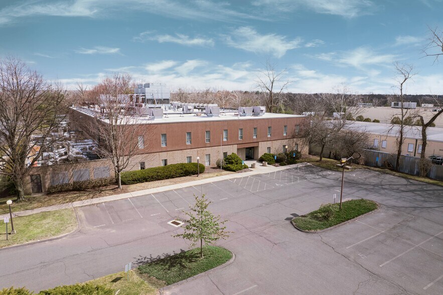 25 Holly Dr, Newington, CT à louer - Photo de l’immeuble – Image 3 sur 5