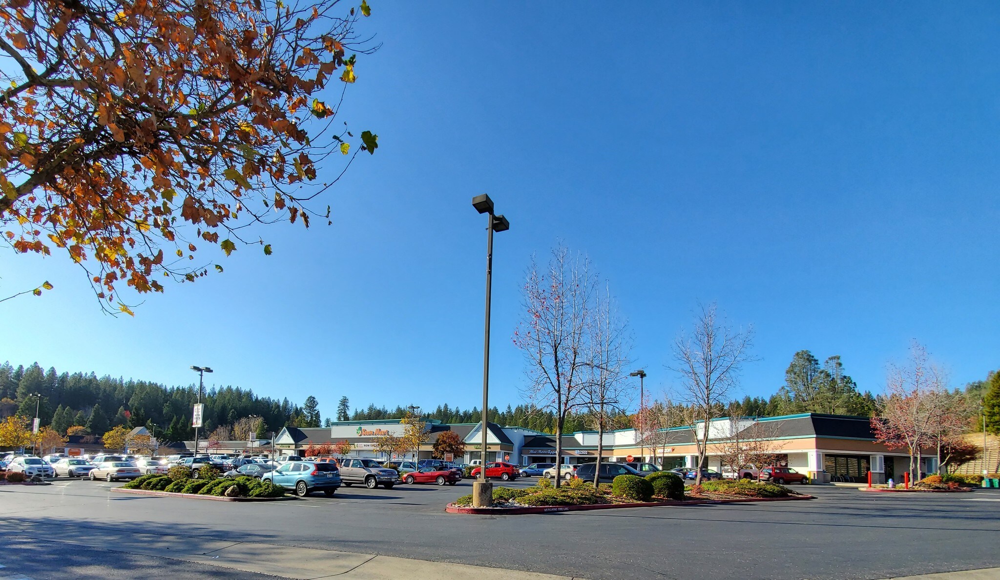 2118 Nevada City Hwy, Grass Valley, CA à louer Photo principale– Image 1 sur 10