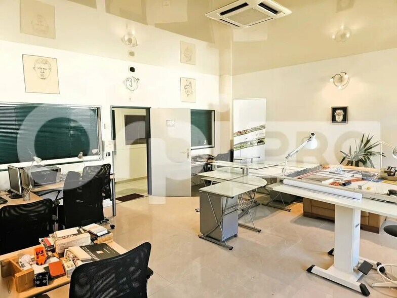 Local d'activités dans Soissons à vendre - Photo de l’immeuble – Image 3 sur 4