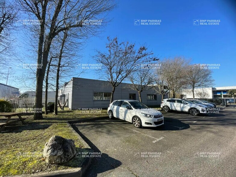 Local d’activités dans Labège à louer - Photo de l’immeuble – Image 3 sur 22