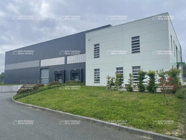 Plus de détails pour 8B Rue Jean Mermoz, Sainte-Luce-sur-Loire - Local d’activités à vendre