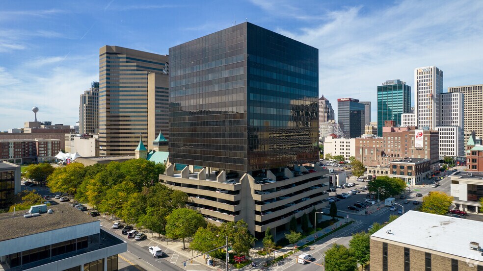 140 E Town St, Columbus, OH à louer - Photo de l’immeuble – Image 3 sur 8