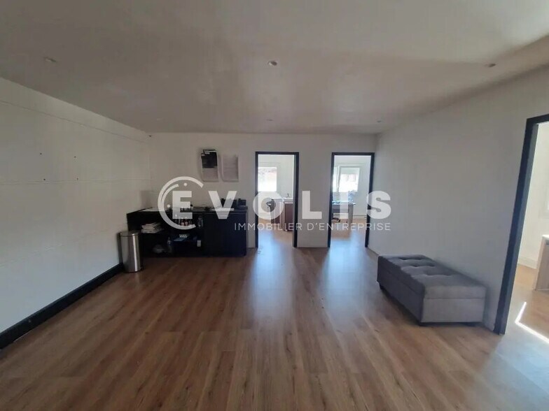 15 Rue Du Buisson Aux Fraises, Massy à louer - Photo de l’immeuble – Image 2 sur 6