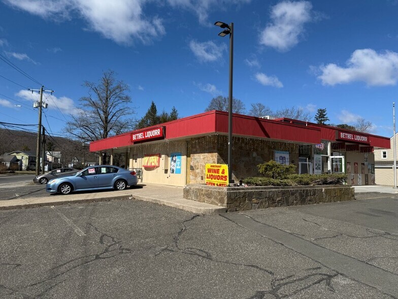 31 Grassy Plain St, Bethel, CT à louer - Photo de l’immeuble – Image 2 sur 6