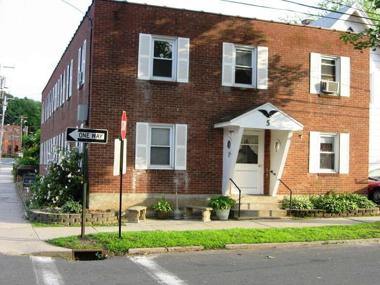 5-7 Upson St, Bristol, CT à vendre - Photo de l’immeuble – Image 2 sur 27