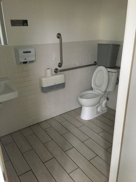 980-982 N 2nd St, Philadelphia, PA à vendre - Photo de l’immeuble – Image 3 sur 15