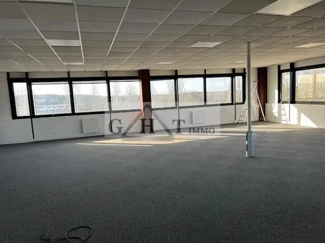 Bureau dans Villebon-sur-Yvette à louer - Photo de l’immeuble – Image 3 sur 4