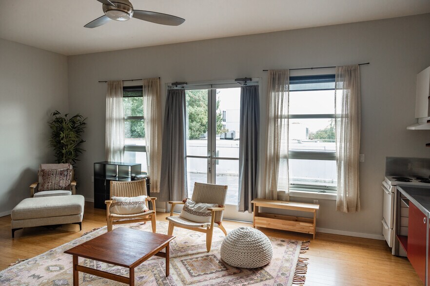 2124 N Flint, Portland, OR à vendre - Photo de l’immeuble – Image 3 sur 24