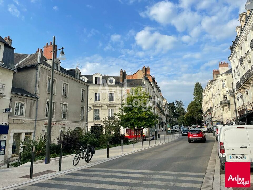 Local commercial dans Blois à louer Photo de l’immeuble– Image 1 sur 5