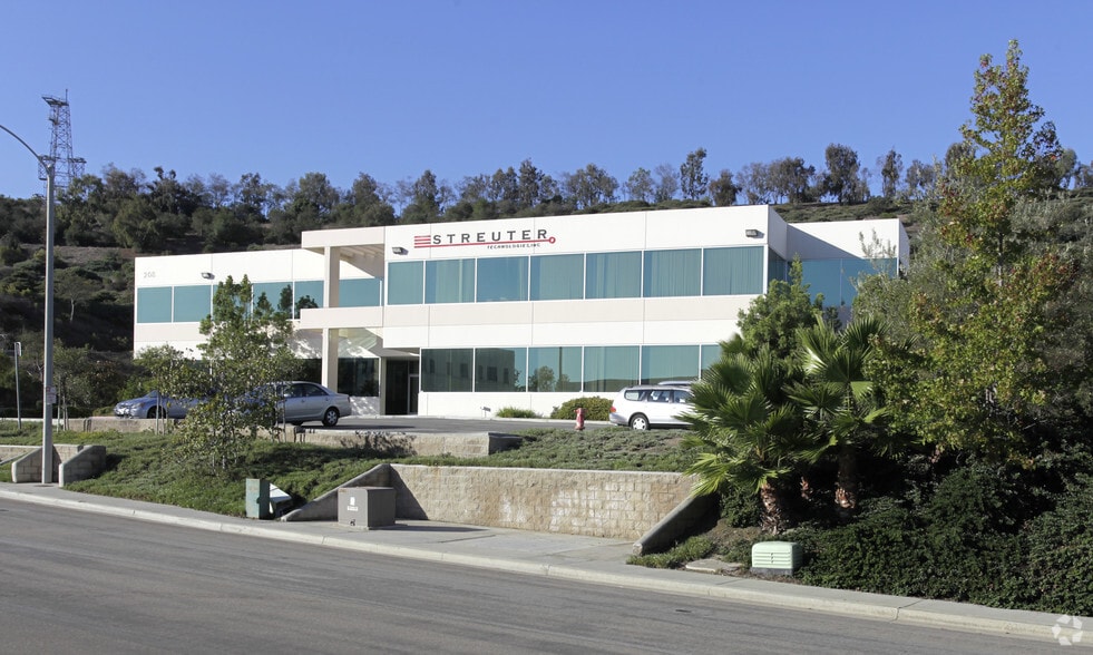 208 Avenida Fabricante, San Clemente, CA à vendre - Photo de l’immeuble – Image 3 sur 3