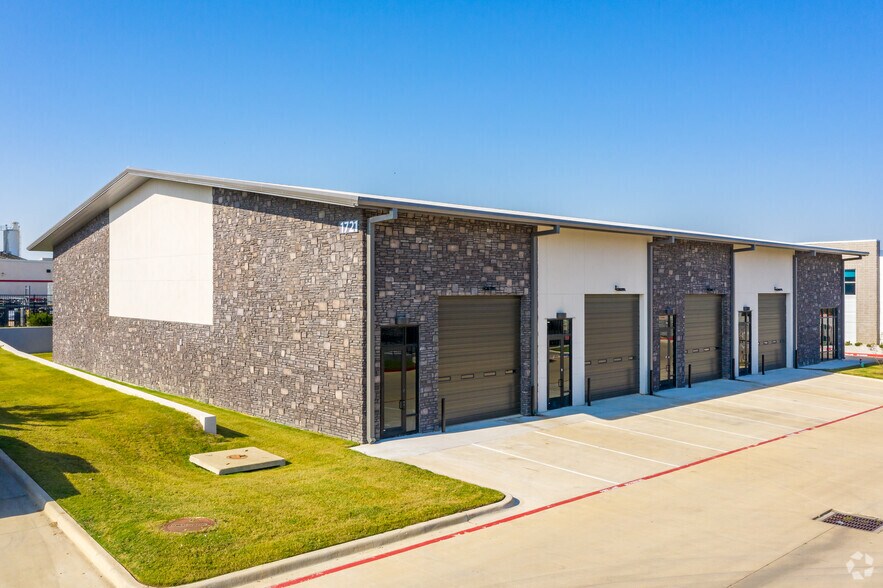 1741 N Highway 377, Roanoke, TX à louer - Photo principale – Image 1 sur 14