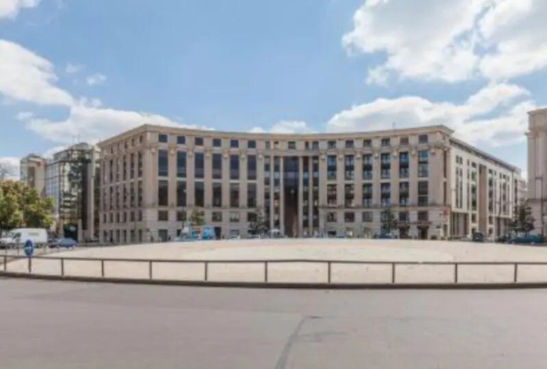 10-18 Place De Catalogne, Paris à louer - Photo de l’immeuble – Image 2 sur 8