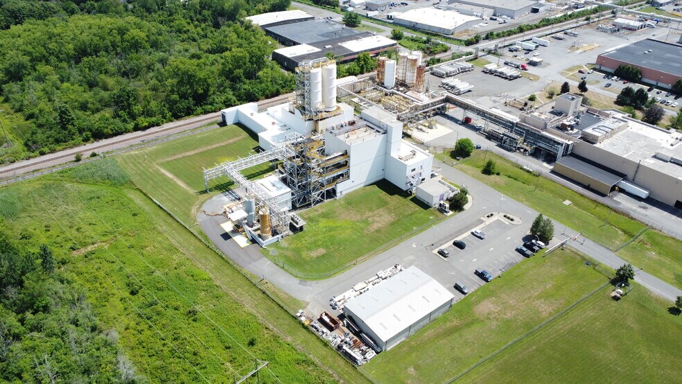 7 Schoolhouse Ln, Waterford, NY à vendre - Photo de l’immeuble – Image 3 sur 15