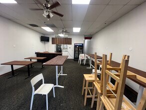 1595 NE 3rd St, Prineville, OR à louer Photo intérieure– Image 1 sur 8