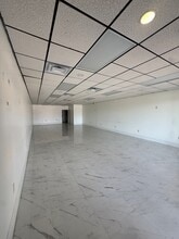 10376 E Colonial Dr, Orlando, FL à louer Photo intérieure– Image 2 sur 9