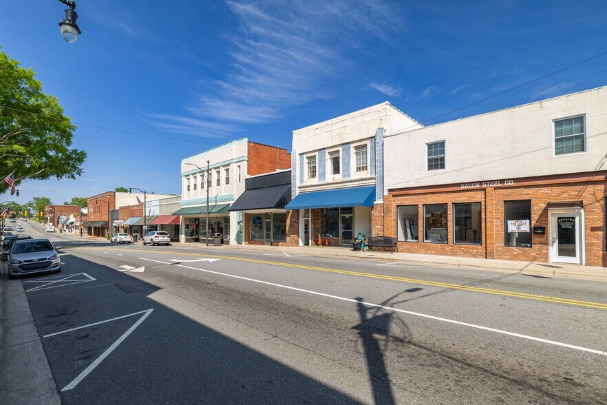 637-639 Washington St, Eden, NC à vendre - Photo de l’immeuble – Image 1 sur 6