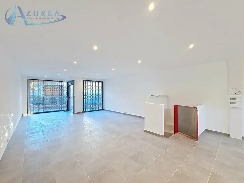 Local commercial dans Antibes à louer - Photo intérieure – Image 2 sur 6