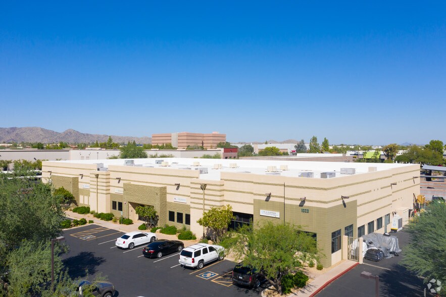 1020 W Ranch Rd, Tempe, AZ à louer - Photo de l’immeuble – Image 2 sur 15