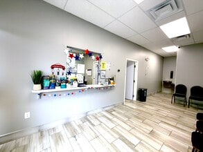 16123 W Colonial Dr, Oakland, FL à louer Photo de l’immeuble– Image 2 sur 15