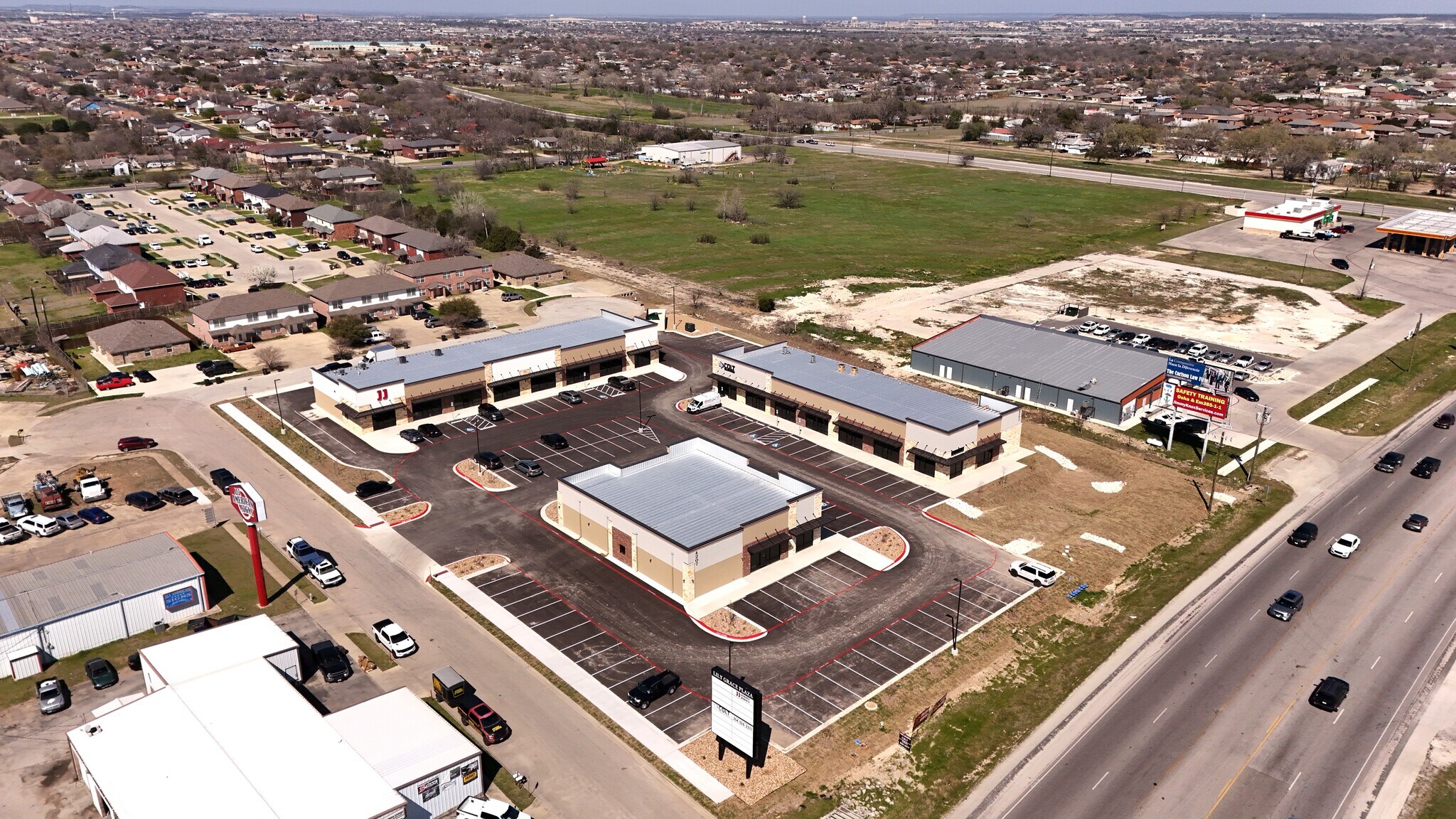 4201 S Fort Hood St, Killeen, TX à louer Photo de l’immeuble– Image 1 sur 9
